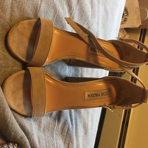 Steve Madden Tan Suede Heels